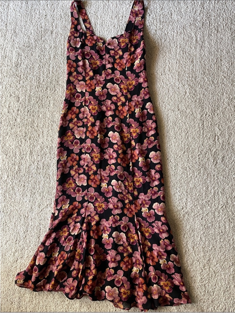 ✨NWT✨Reformation Laine Floral Midi
Dress in Pansy - Picture 3 of 9